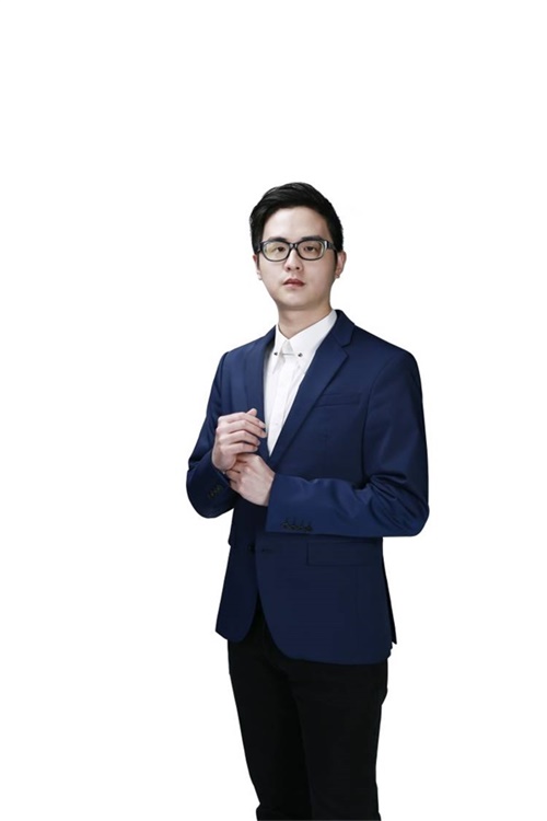 今日20点明星嘉宾与你相约LOL进击!季前赛