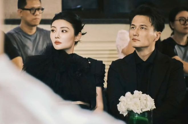 港媒曝徐冬冬疑似怀孕：停止健身尹子维温柔摸肚子