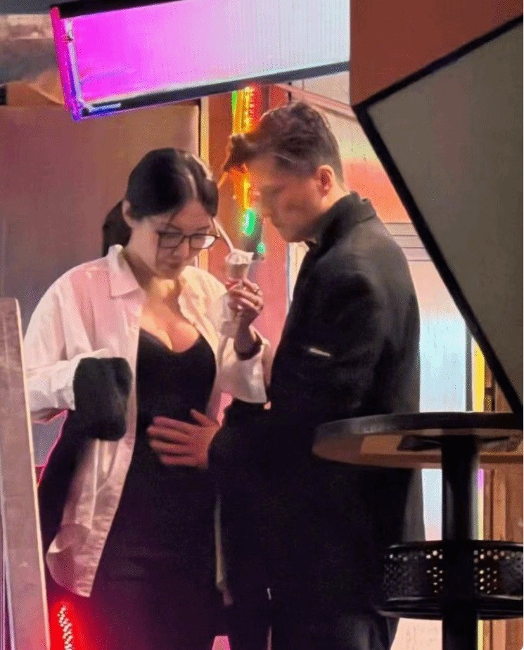 港媒曝徐冬冬疑似怀孕:停止健身尹子维温柔摸肚子